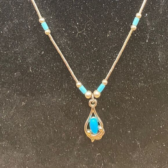 16” liquid silver turquoise necklace w/drop pendant and center turquoise stone - Picture 4 of 6